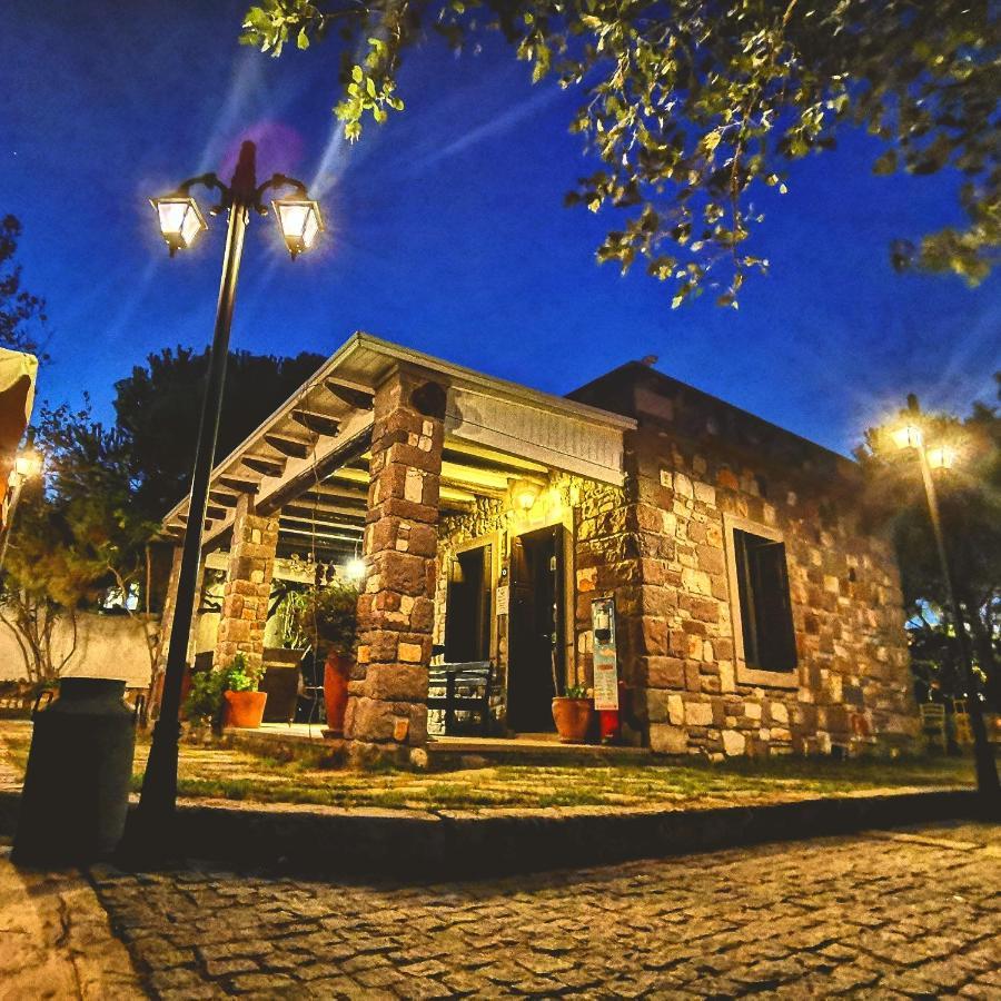 Akvaryum Hotel Bozcaada Exteriör bild